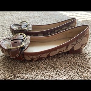 Authentic Coach flats